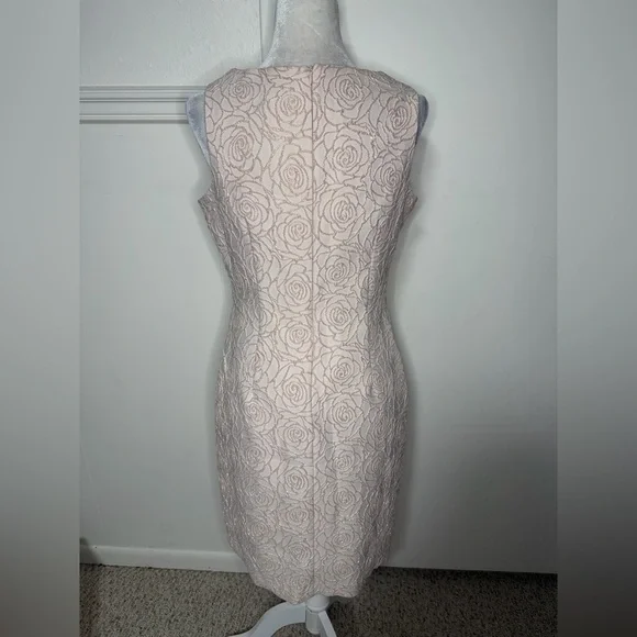 Donna Ricco Metallic Floral Jacquard Sleeveless Sheath Cocktail Dress size 8 - Picture 4 of 8